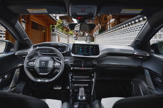 ▲푸조 e-208 실내(사진=푸조)