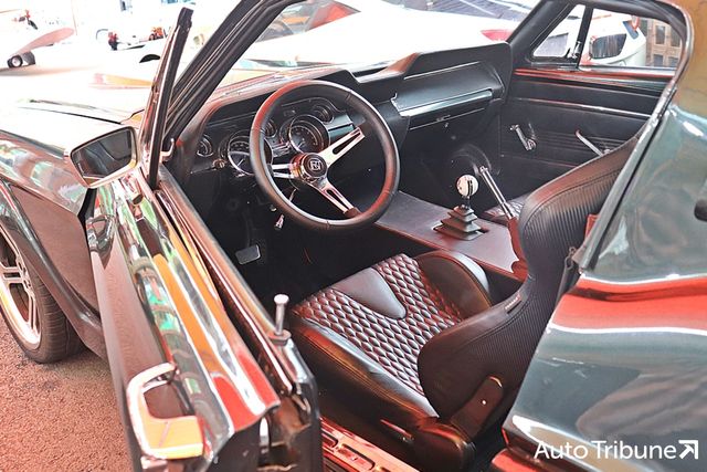 ▲카레이지 히피스에 전시된 모든 차들은 직접 만지고 타볼 수 있다(사진=최현진 기자)