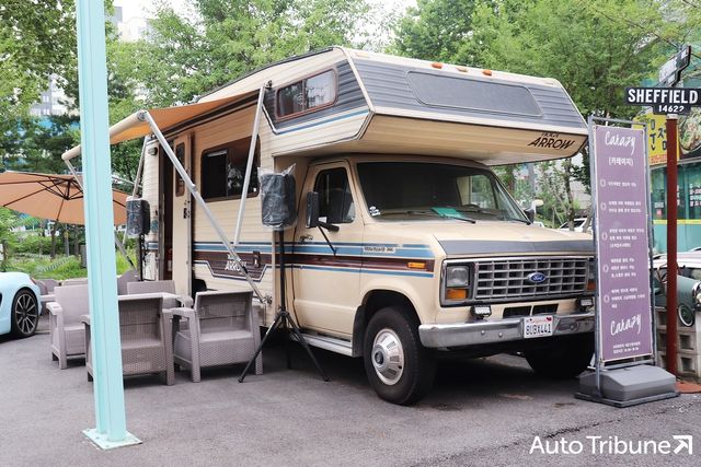 ▲히피스 야외에 전시된 포드 F-150 캠핑카(사진=최현진 기자)