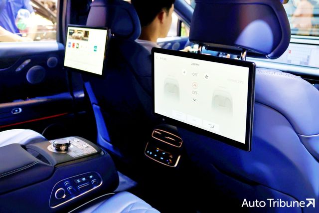 ▲제네시스 G80 전동화 부분변경 모델 2열 후석 디스플레이(사진=김동민 기자)