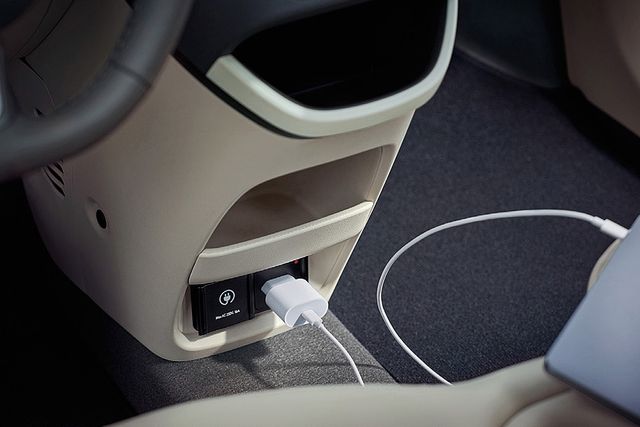 ▲현대 캐스퍼 일렉트릭의 실내V2L(사진=현대차)