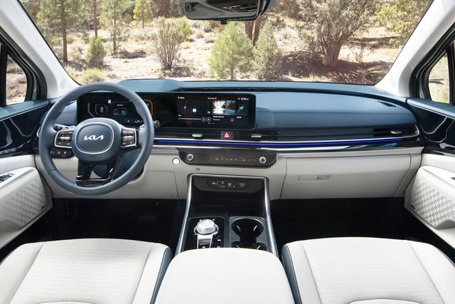 ▲카니발 하이브리드 실내 모습(사진=기아)