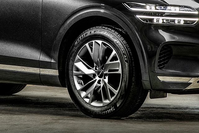 ▲제네시스 타이어 안심 교체 서비스 실시(사진=제네시스)