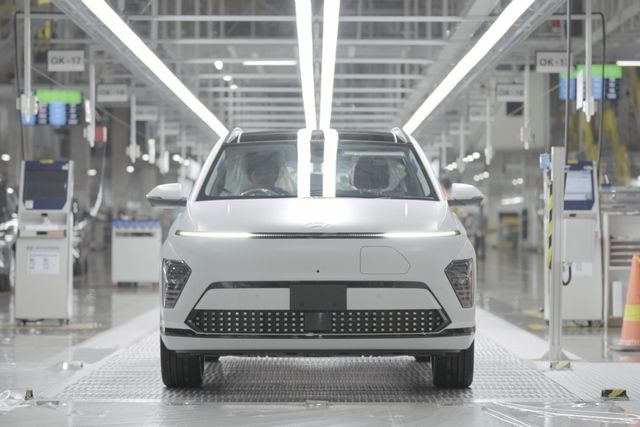 ▲인도네시아 공장에서 생산되는 코나 일렉트릭(사진=현대차)