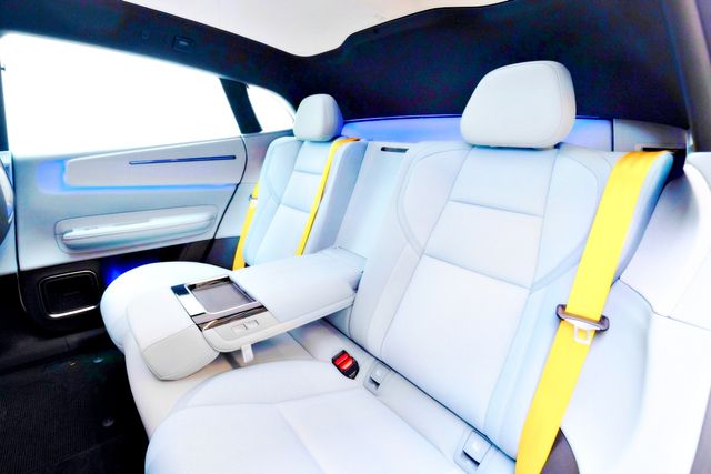 ▲폴스타 4 2열 실내(사진=폴스타)