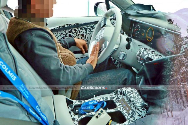 ▲9인승 추정 팰리세이드 테스트카 실내 스파이샷(사진=Carscoops)