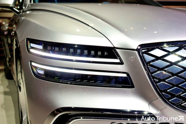 ▲제네시스 G80 전기차 MLA 헤드램프. 지능형 헤드램프를 재구성하면서 하이테크 패키지가 사라졌다.(사진=김동민 기자)