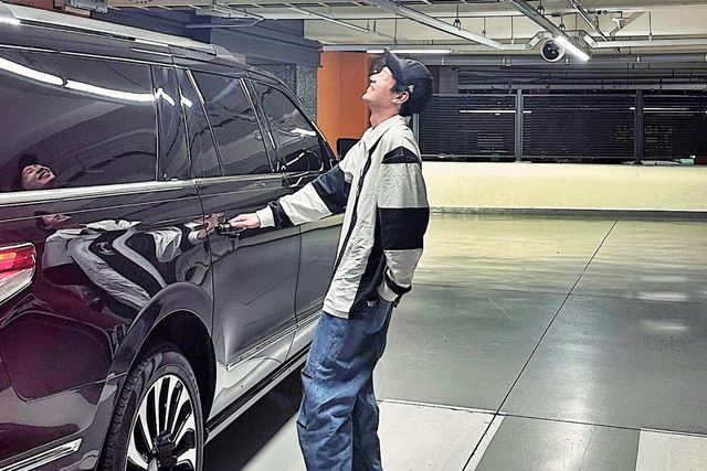 ▲박성훈과 링컨 네비게이터(사진=박성훈 SNS)