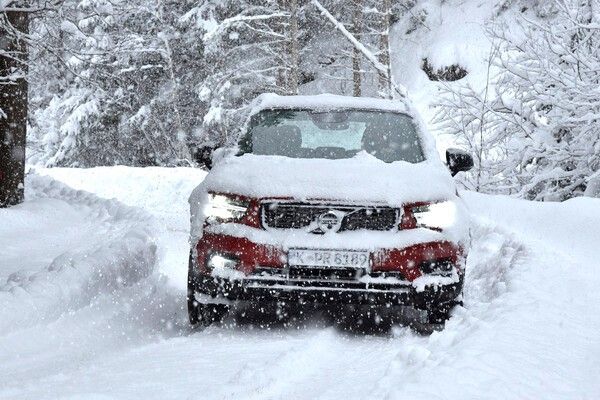 ▲참고사진, 눈길을 주행 중인 XC40(사진=볼보)