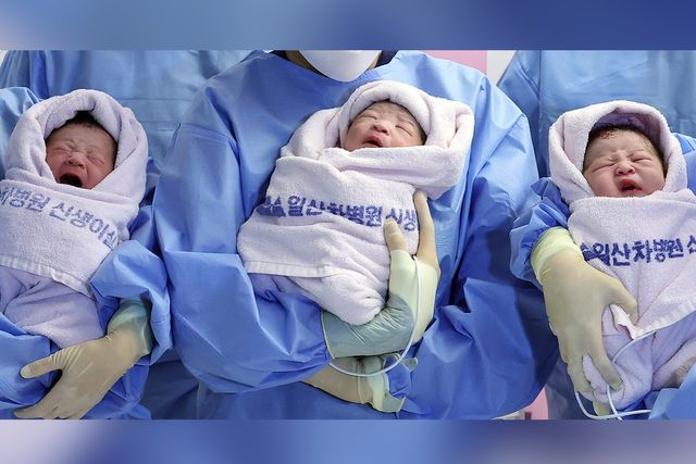▲을사년(乙巳年) 새해 첫날인 1일 오전 경기도 고양시 일산차병원에서 태어난 남아 3명의 모습 (사진=연합뉴스)