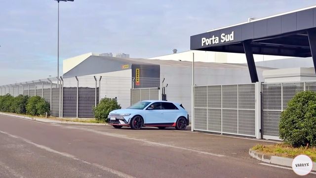 ▲람보르기니 공장에서 나오는 현대 아이오닉 5 N(사진=유튜브 'Varryx')