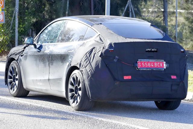 ▲테슬라 모델 Y 주니퍼 테스트카(사진=autoexpress)