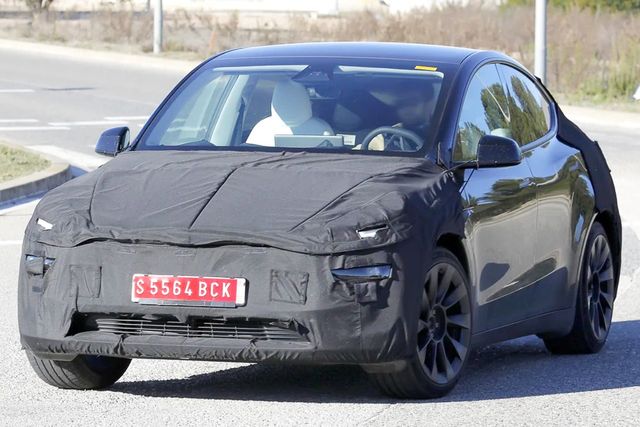 ▲테슬라 모델 Y 주니퍼 테스트카(사진=autoexpress)