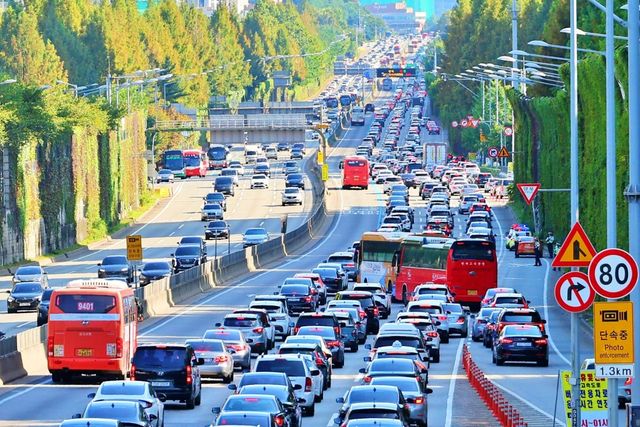 2024년 추석 연휴 당시 정체를 빚은 경부고속도로 /사진=연합뉴스