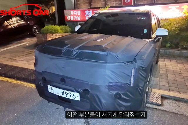 현대 싼타페 부분 변경 모델 테스트카 스파이샷 /사진=유튜브 '숏카 SHORTS CAR'