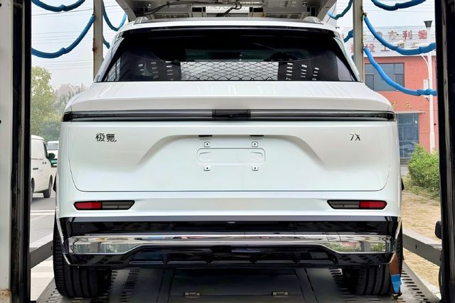 지커 7X 부분 변경 모델 스파이샷 /사진=웨이보