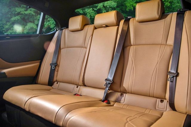 ES /사진=렉서스