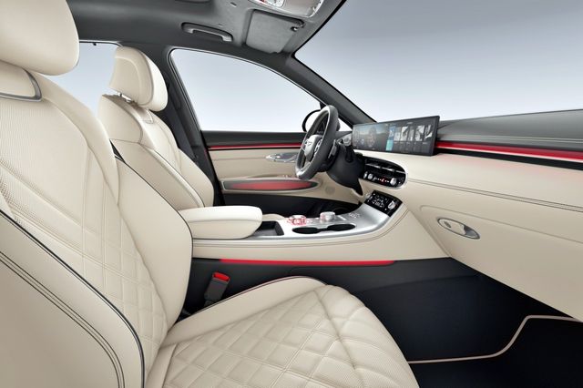 2026 GV70에 신규 추가된 옵시디언 블랙/바닐라 베이지 투톤 그레이 스티치 컬러 /사진=제네시스