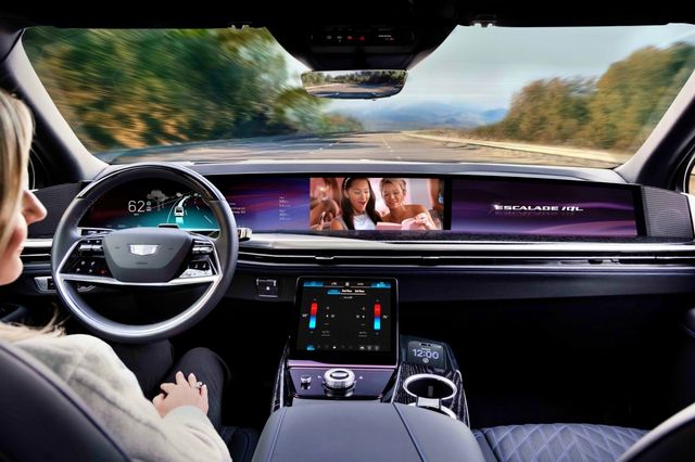 에스컬레이드 IQ 슈퍼크루즈 시연 장면 /사진=캐딜락