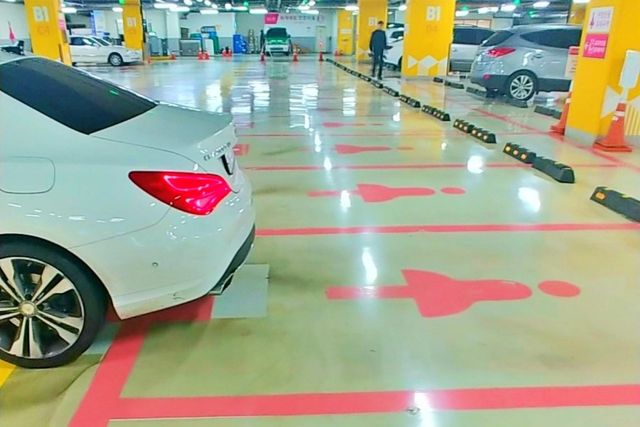 여성 우선 주차 구역 /사진=온라인 커뮤니티