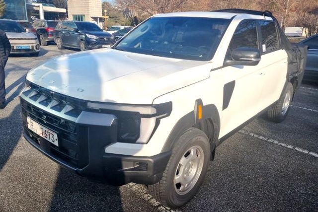 KGM 신형 무쏘 기본형 유출 사진 /사진=온라인 커뮤니티