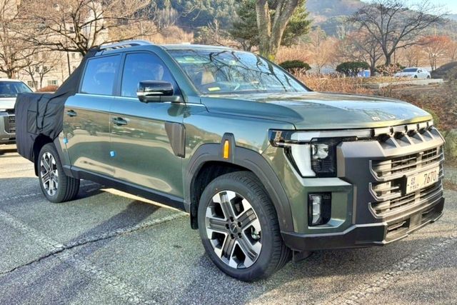 KGM 신형 무쏘 양산형 유출 사진 /사진=온라인 커뮤니티