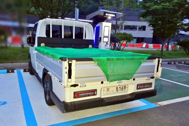 기아 PV5 오픈베드 테스트카 스파이샷 /사진=유튜브 '힐러 Healer TV'