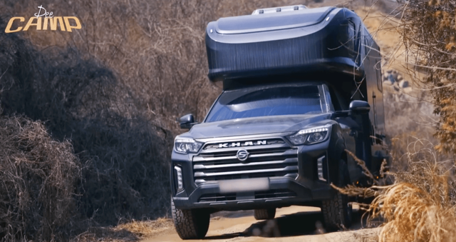 ▲윤도현이 캠핑카를 운전하는 모습(사진=유튜브'윤도현 Yoon Do Hyun')