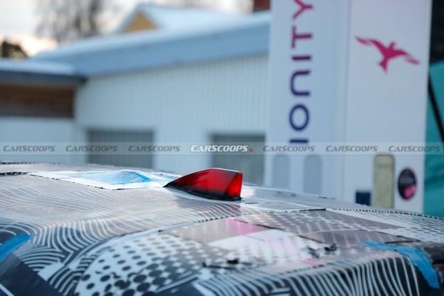 ▲테스트용 페라리 전기차 (사진=carscoops.com)