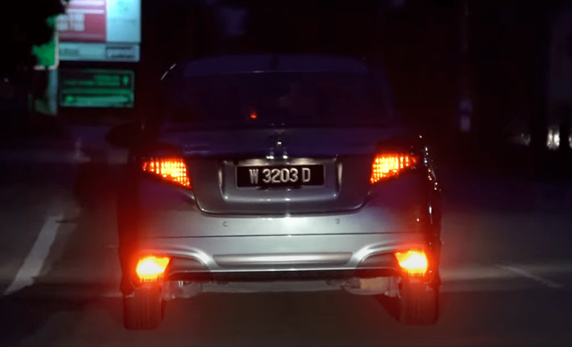 ▲야간 주행 중 후방안개등을 켠 모습 (사진=toyotamy)