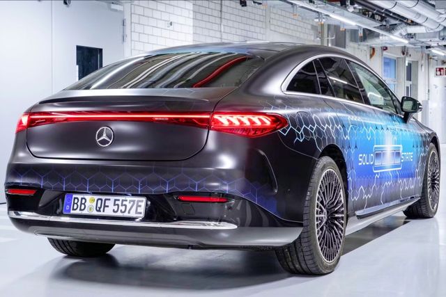 ▲전고체 배터리를 탑재한 EQS 프로토타입(사진=TOPSPEED)