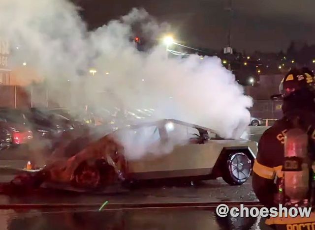 ▲화재 피해를 입은 테슬라 사이버트럭 (사진=유튜브 choeshow 갈무리)