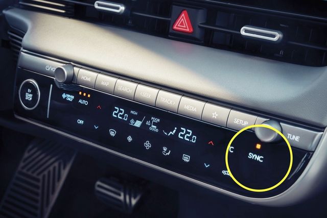 ▲아이오닉 5에 있는 SYNC 버튼(사진=현대차)