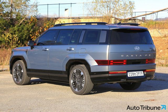 ▲싼타페 하이브리드(사진=오토트리뷴 DB)