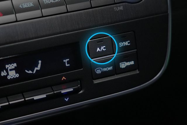 ▲자동차에 있는 A/C 버튼(사진=ViewH)