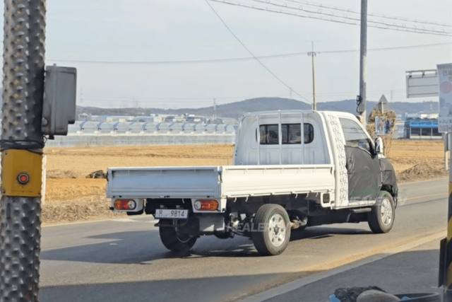 ▲현대 신형 포터 테스트뮬 스파이샷(사진=유튜브'힐러 Healer TV')