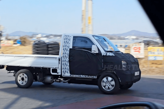 ▲현대 신형 포터 테스트뮬 스파이샷(사진=유튜브'힐러 Healer TV')