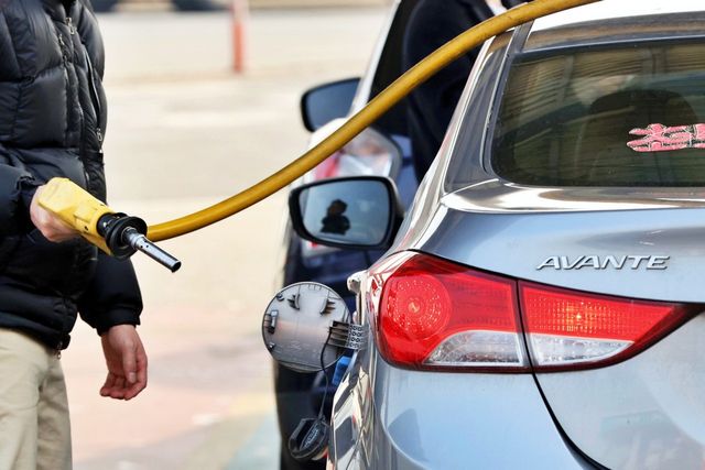 ▲주유 중인 모습(사진=연합뉴스)