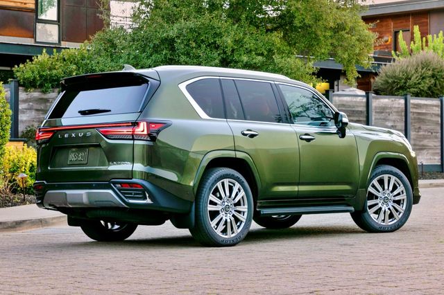 ▲LX 700h VIP(사진=렉서스)