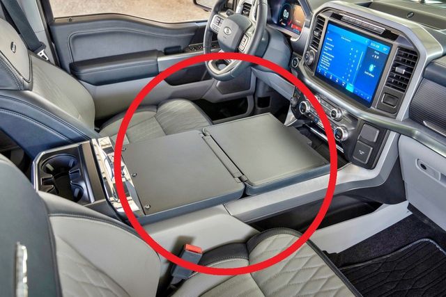 ▲F-150&nbsp;센터 콘솔 워크 서피스(사진=포드)