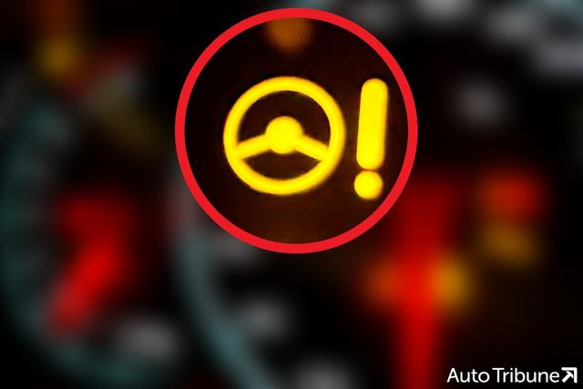 ▲계기판에 점등된&nbsp;전자식 파워 스티어링 경고등(사진=김동민 기자)