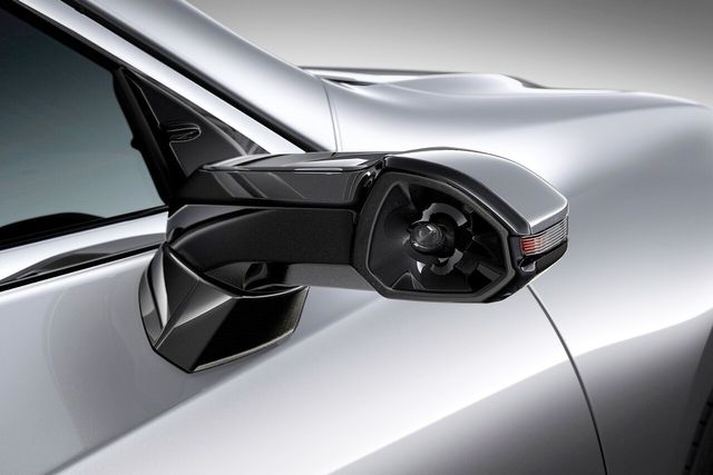 ▲참고사진, 일본 사양 ES300h의 디지털 사이드미러(사진=렉서스)