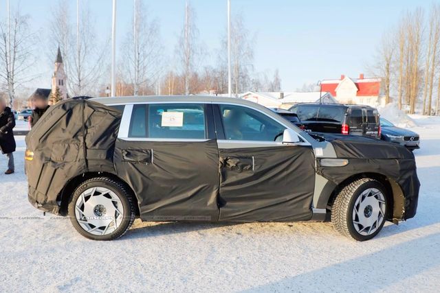 ▲제네시스 GV90 테스트카(사진=Carscoops)