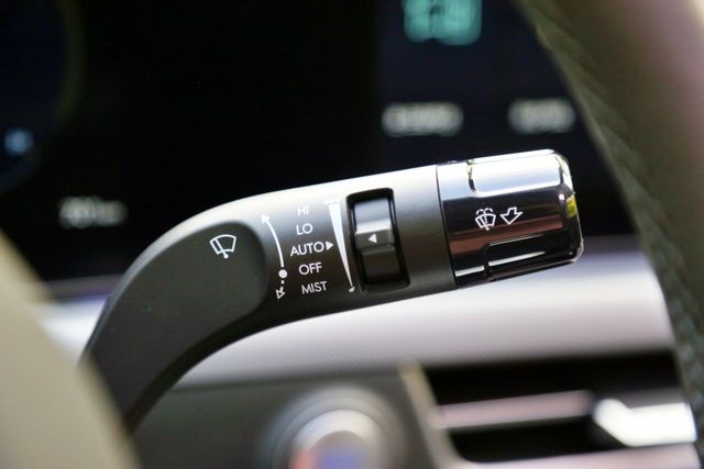 ▲현대 쏘나타 우측 멀티 펑션 레버(사진=View H)