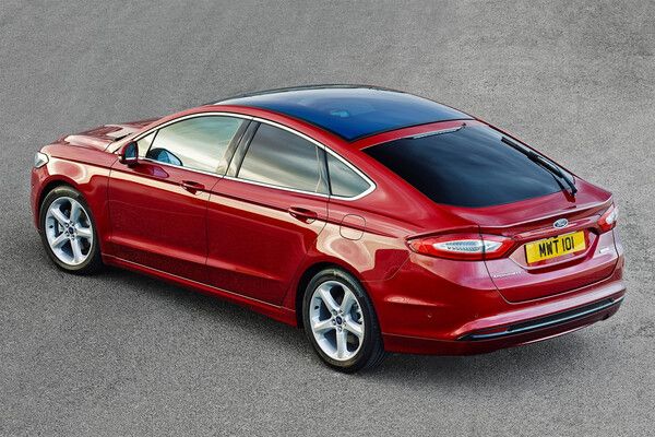 ▲참고사진, 리어 와이퍼가 있었던 포드 몬데오 세단(사진=포드)