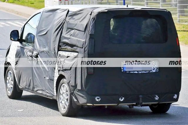 ▲현대 스타리아 전기차 테스트뮬 스파이샷(사진=motor.es)