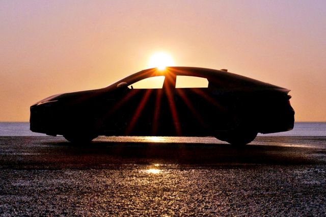 ▲신형 ES 티저 이미지(사진=렉서스)