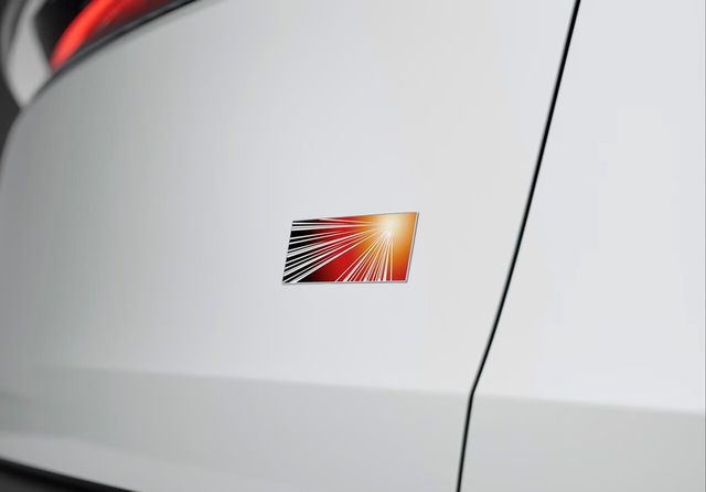 ▲신형 모델 Y 론치 시리즈 전용 엠블럼(사진=테슬라 코리아)