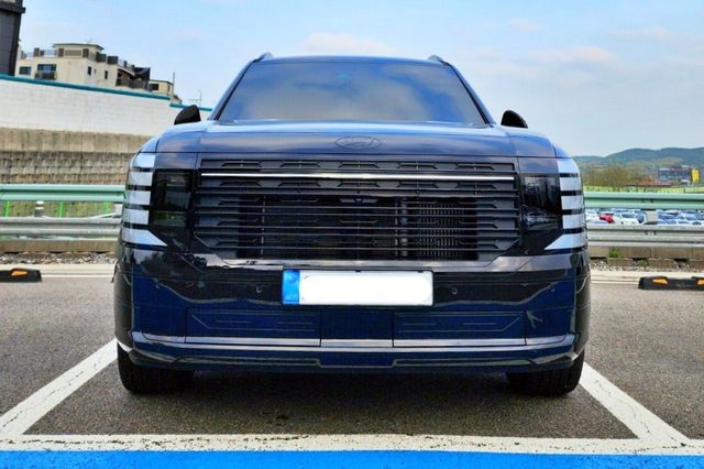 출고 후 작업을 통해 올블랙으로 바꿔낸 현대 팰리세이드/사진=에펨코리아