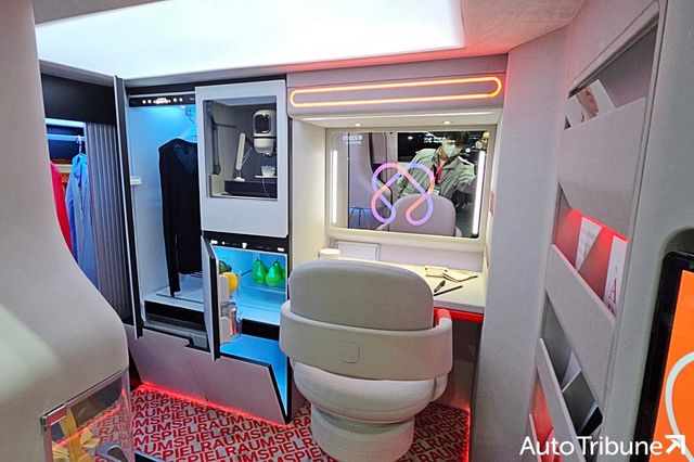 ▲내부에 스타일러와 냉장고 커피머신, 스마트 미러가 있다 (사진=오토트리뷴)